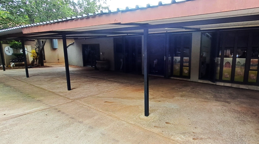 Commercial Property for Sale in Melodie North West